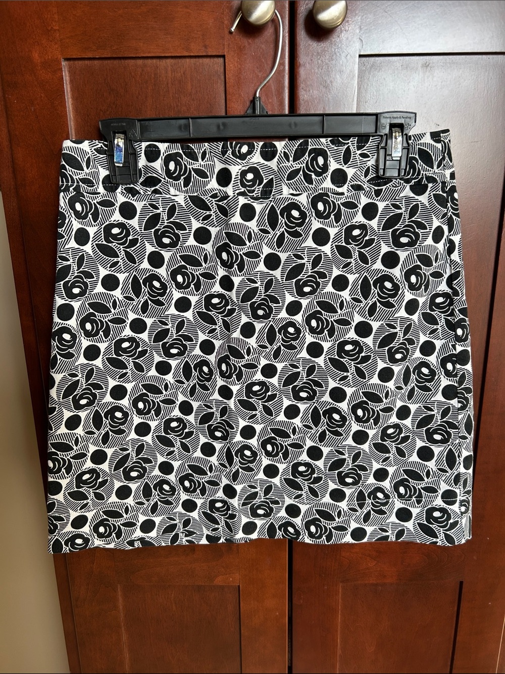 Ann Taylor LOFT Stretch Black & White Floral-Print Mini Skirt - 4